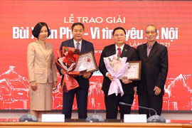 Bui Xuan Phai Awards honour musician Hong Dang