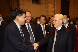  Top leader wishes Hanoi prosperous New Year