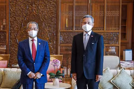 Malaysian PM calls for removal of travel restriction with Singapore 