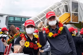 Kien Giang province welcomes first foreign tourists to Phu Quoc resort island