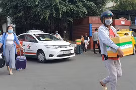 Returnees from COVID-19 hotspots to HCM City must quarantine for 14 days