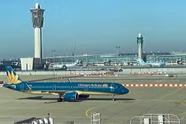 Vietnam Airlines operates first pilot flight carrying foreign visitors to Da Nang