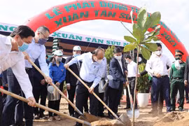 PM attends launch of tree-planting festival in central province