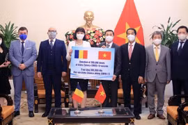 Romania donates 300,000 doses of COVID-19 vaccine to Vietnam