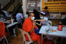 Thailand speeds up vaccinations for target groups