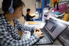 Hanoi advised to set up field hospital amid new COVID-19 outbreaks