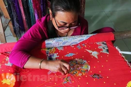 Dong Cuu - Royal robe embroidery village in Hanoi