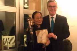 Vietnamese poet Y Nhi receives Swedish award 