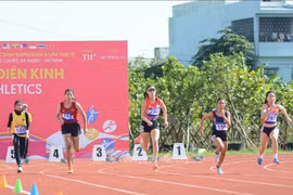 In the race (Photo: VNA)