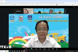 Assoc. Prof. Dr. Nguyen Lan Trung, Chairman of the Vietnam Linguistics Association, shares his experiences in teaching and learning Vietnamese at the opening ceremony (Photo: VNA) 