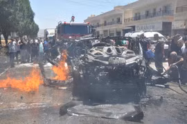 A vehicle destroyed by an Israeli airstrike in Al-Khyara, Lebanon on June 22 .(Photo: XINHUA/VNA)