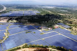 A solar power farm in Ninh Thuan province. Incentive policies and appropriate financial mechanisms should be raised to attract investments from both private and international sectors into renewable energy developments in Vietnam to accelerate energy transition towards a green economy. (Photo: VNA)