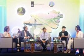 Participants at a forum held by the Dutch Embassy in Vietnam in collaboration with the Ministry of Agriculture and Rural Development (MARD) in the Mekong Delta city of Can Tho on November 27 (Photo: VNA)