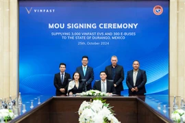 At the MoU signing ceremony (Photo: VinFast)