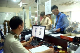 At a business registration office in Hanoi (Photo: VNA)