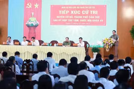 Prime Minister Pham Minh Chinh addresses a meeting with voters in Can Tho's Co Do district on December 15 (Photo: VNA)