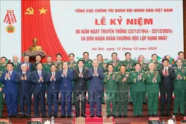 Party General Secretary To Lam (front, eighth, left) and other officials at the ceremony. (Photo: VNA)