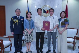 Senate President Francis Escudero presents to Japanese envoy to Manila, Endo Kazuya, the Senate Resolution ratifying the Reciprocal Access Agreement (RAA) between the Philippines and Japan which would facilitate reciprocal access and cooperation between the militaries of both countries. (Photo: manilastandard.net)