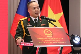 Senior Lieutenant Colonel Ta Quang Thanh, Vietnam’s Defence Attaché to the Czech Republic, Slovakia, and Hungary addresses the event (Photo: VNA)