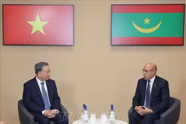 Party General Secretary and State President To Lam meets with President of Mauritania Mohamed Ould Ghazouani, in Paris on October 5. (Photo: VNA)