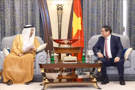 Prime Minister Pham Minh Chinh (right) receives Saudi Arabia's Minister of Investment Khalid bin Abdulaziz Al-Falih in Riyadh on October 30. (Photo: VNA)