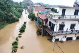 Thousands of houses in Yen Bai are flooded due to Typhoon Yagi. (Photo: VNA)