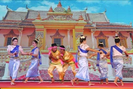 Khmer people in Soc Trang celebrate Sene Dolta Festival