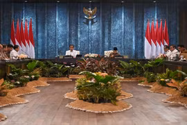 Indonesian President Joko Widodo chairs his first cabinet meeting in the planned new capital, Nusantara, on August 12. (Photo: Antara)