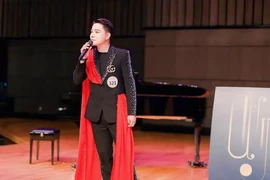 Singer Tran Tung Anh performs at Qingyin Award - Youth Music Festival 2024 in China. (Photo: vtv.vn)