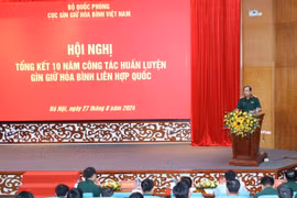 Deputy Chief of the VPA General Staff Sen. Lieut. Gen Phung Si Tan speaks at the event (Photo: VNA)
