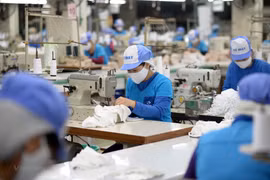 Newly registered businesses peak in April