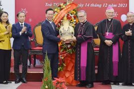 President pays pre-Christmas visit to Hue Archdiocese