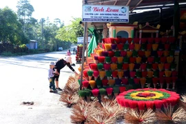 Thuy Xuan incense making village keeps tradition alive