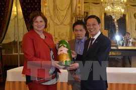 Hanoi, Swiss cities solidify connections