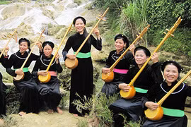 Festival celebrates ethnic then singing