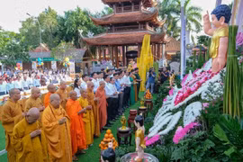 Participants at a celebration of Buddha’s birthday in Can Tho. (Photo: VNA)
