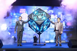 Thai Deputy PM and Minister of Digital Economy and Society Prasert Jantararuangtong (left) officially opens Thailand Space Week 2024 at Impact Muang Thong Thani on Thursday. (Photo: Ministry of Digital Economy and Society)
