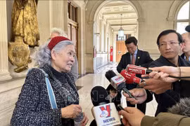 Tran To Nga talks to the media after the hearing held by the Court of Appeal of Paris on May 7. (Photo: VNA)