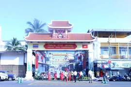 The Thailand-Vietnam Cultural Street Gate on Thamrong Prasit road in Nakhon Phanom province of Thailand (Photo: VNA)