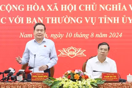 NA Chairman Tran Thanh Man speaks at the meeting with the Standing Committee of the Nam Dinh provincial Party Committee on August 10. (Photo: VNA)