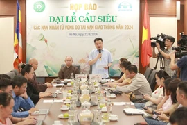 The press meeting held on August 22 to give information about the requiem for dead victims of traffic accidents. (Photo: qdnd.vn)