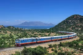 Railway sector boosts int’l cargo transportation services