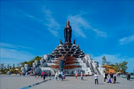 Tay Ninh creates incentives to lure more tourists
