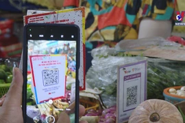 Mobile phone, QR code payments soar in popularity