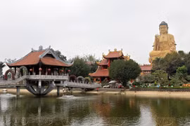 Hanoi boasts tallest Buddha statue in Southeast Asia