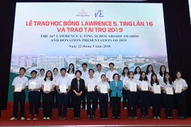 8.5 billion VND in Lawrence Ting scholarships presented to students