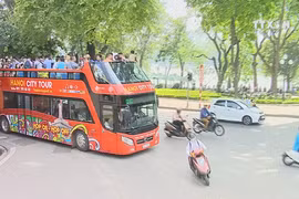Hanoi tour bus costs less, offers more