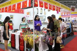 Vietnam joins charity fair in Indonesia 