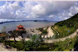 Bai Tu Long – bewitching untouched bay in northern Vietnam