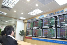 VN stock market increasingly attractive to investors: insiders